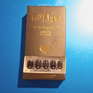 Red Aspen press on nail